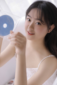 铃木梨央